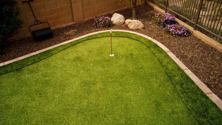 Synthetic Turf Putting Greens in Arizona: What Homeowners Need to Know