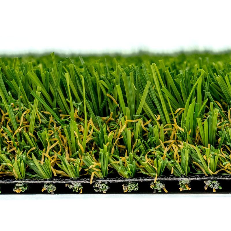 Artificial turf for luxury lawns and putting greens in Arizona.