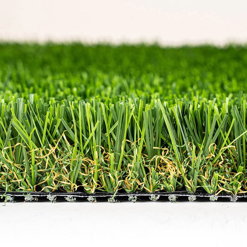 Artificial grass turf for luxury lawns and putting greens in Arizona.